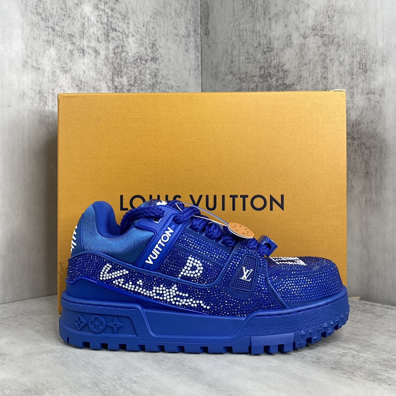 LOUIS VUITTON SNEAKERS (705)