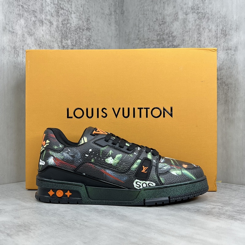 LOUIS VUITTON SNEAKERS (570)