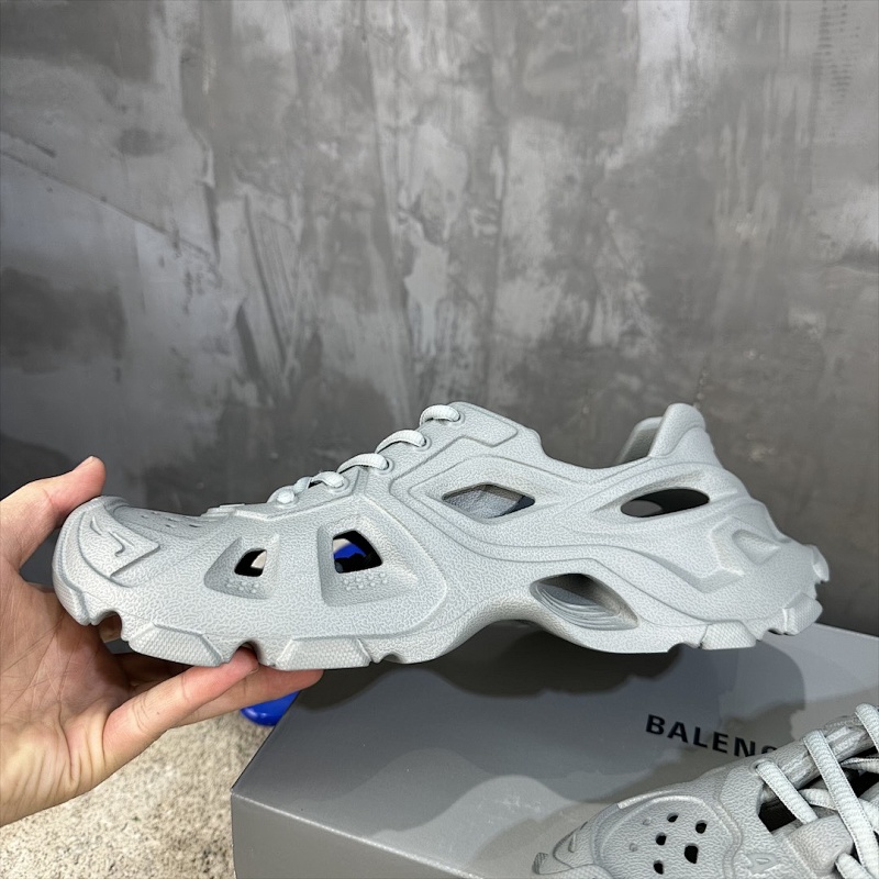 BALENCIAGA SNEAKERS (325)