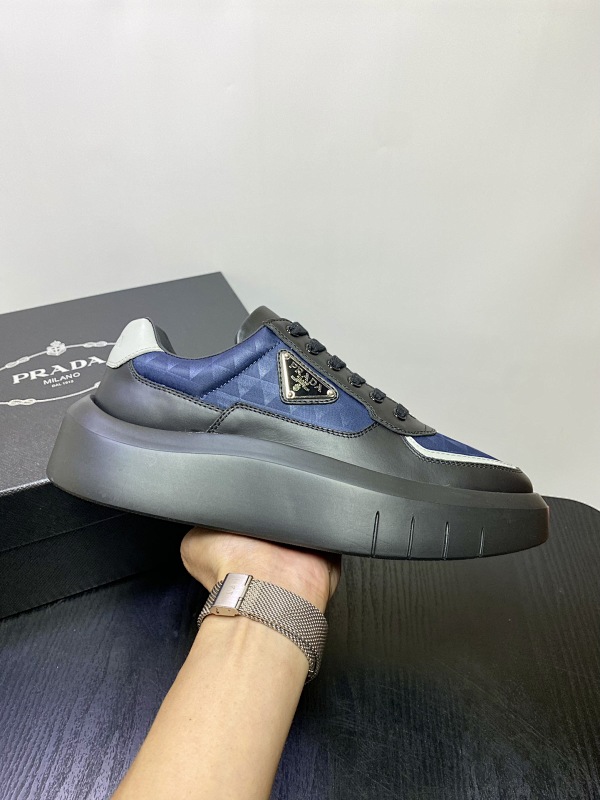 PRADA SHOES (495)