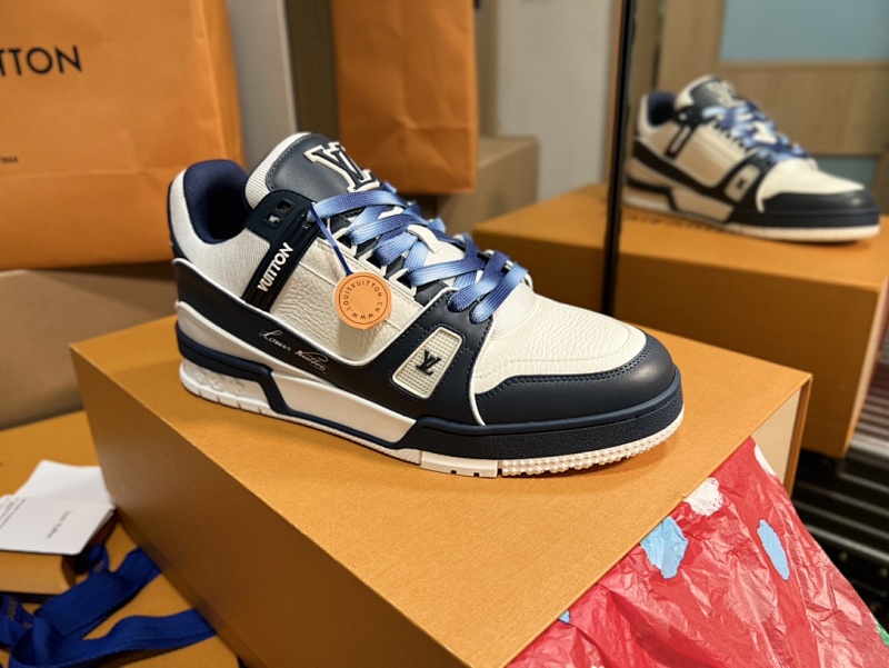 LOUIS VUITTON SNEAKERS (187)