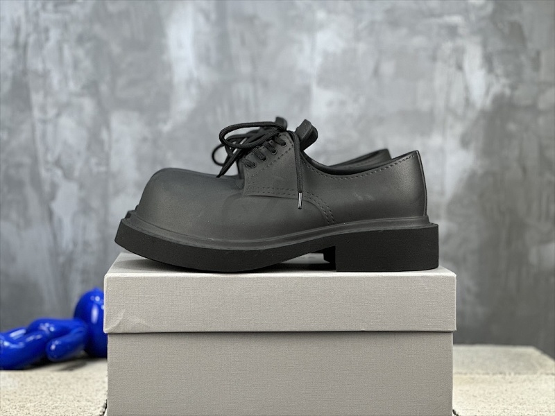 BALENCIAGA SNEAKERS (409)