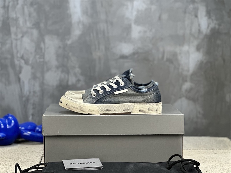 BALENCIAGA SNEAKERS (694)