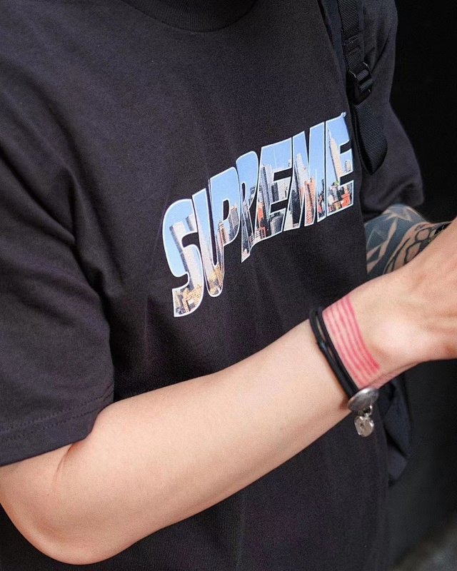 SUPREME TSHIRTS (81)