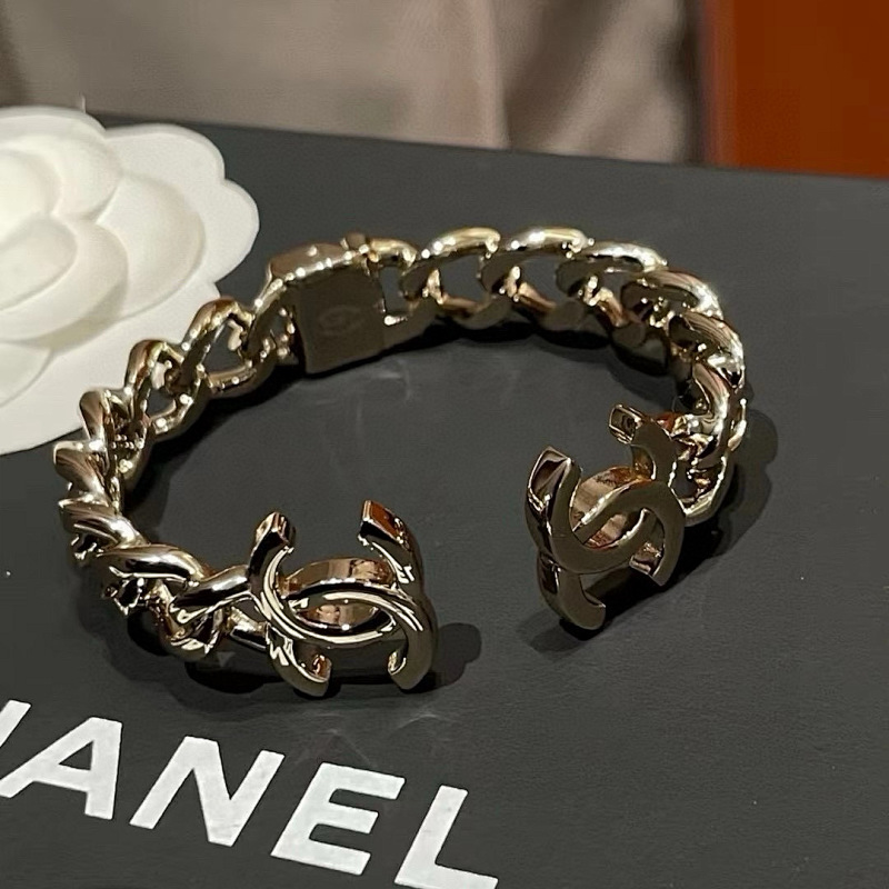 CHANEL TSHIRTS (111)