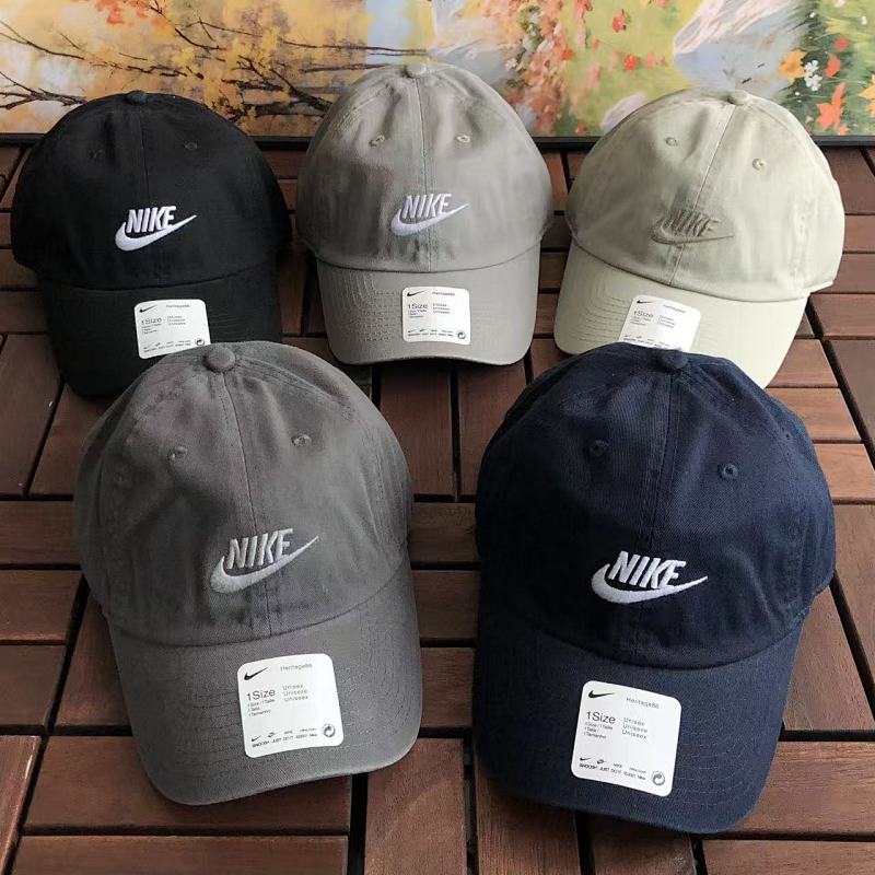 NIKE CAPS