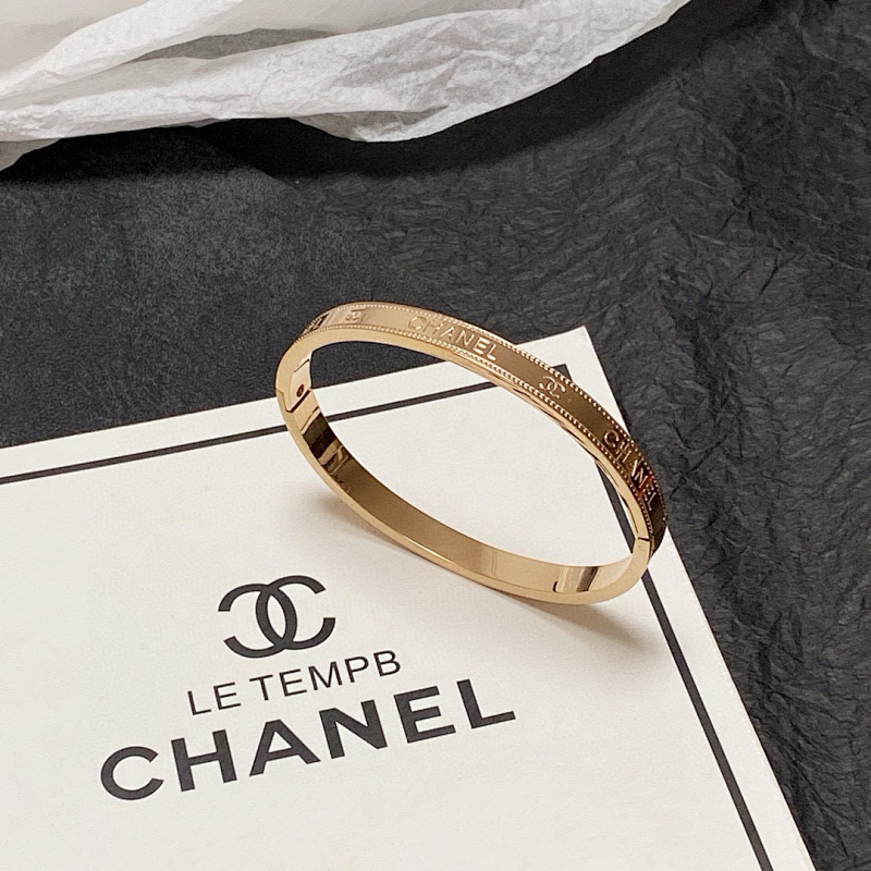 CHANEL TSHIRTS (98)