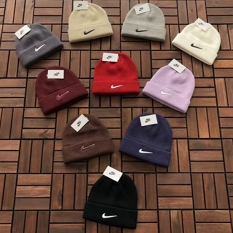 NIKE CAPS (6)