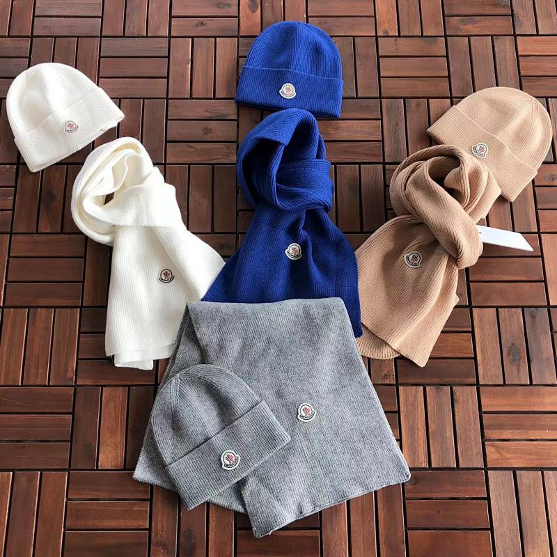MONCLER SCARVES