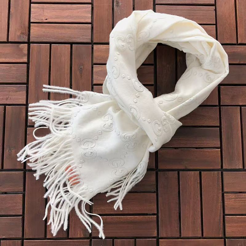 GUCCI SCARVES (17)