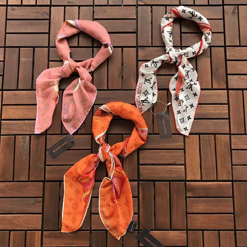 LOUIS VUITTON SCARVES (3)