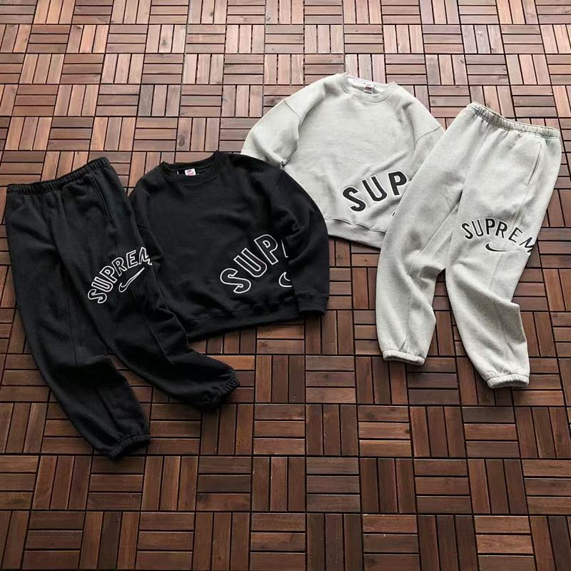 SUPREME SWEATERS (4)