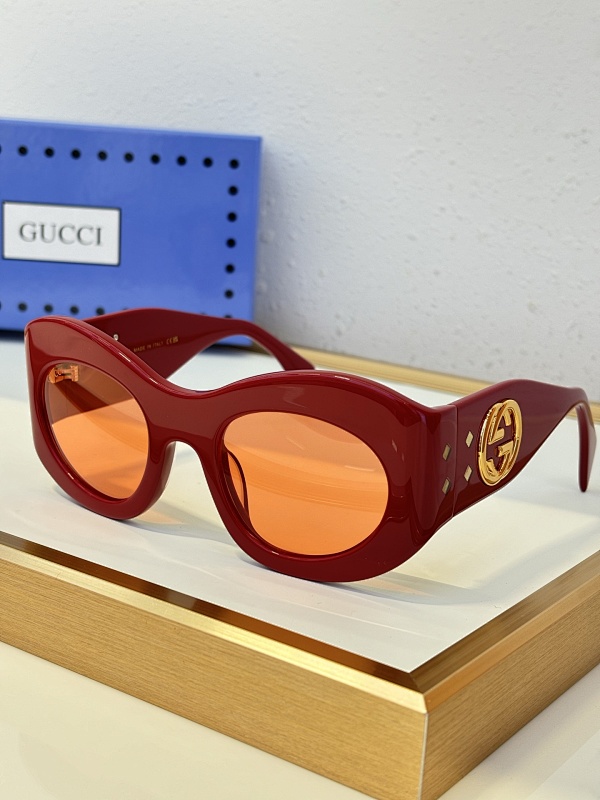 GUCCI SUNGLASSES