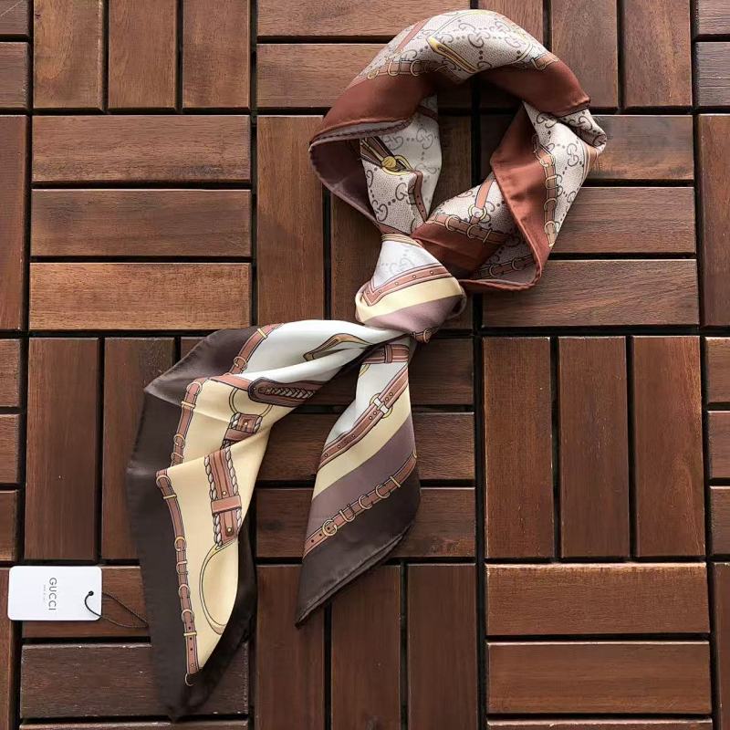 GUCCI SCARVES (14)