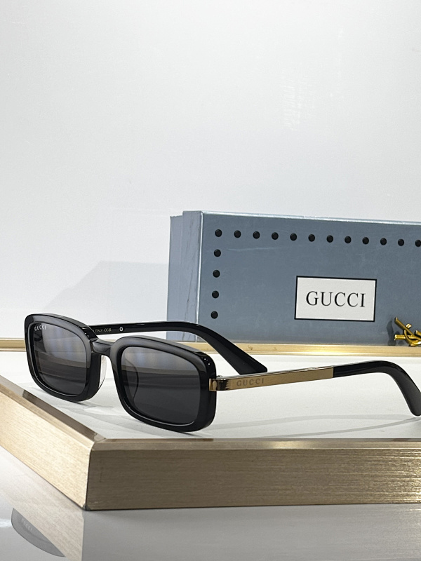 GUCCI TSHIRTS
