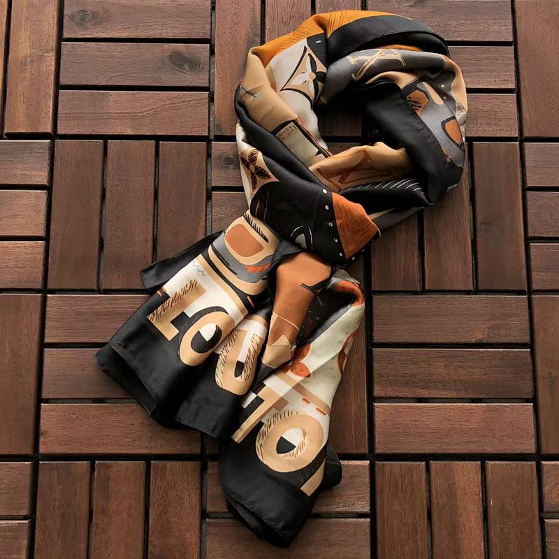 LOUIS VUITTON SCARVES (8)