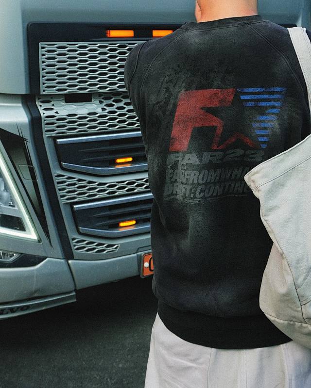 FAR ARCHIVE SWEATSHIRTS