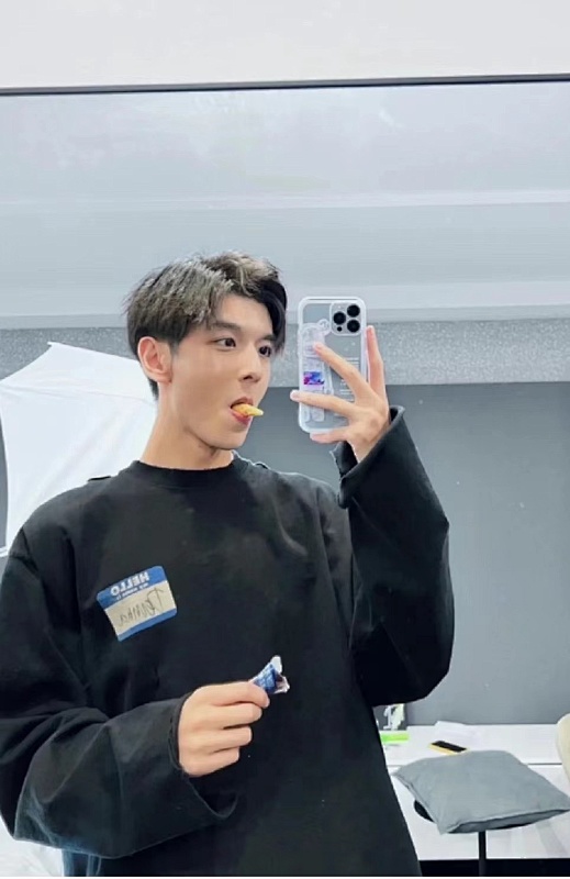 VETEMENTS TSHIRTS (91)