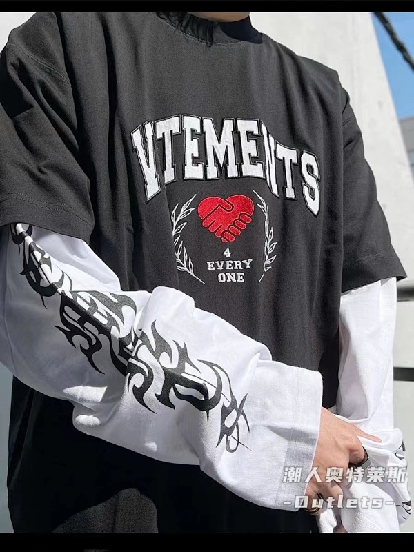 VETEMENTS TSHIRTS (136)