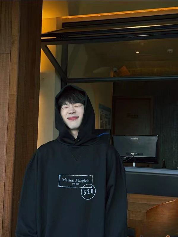 MAISON MARGIELA HOODIES (2)