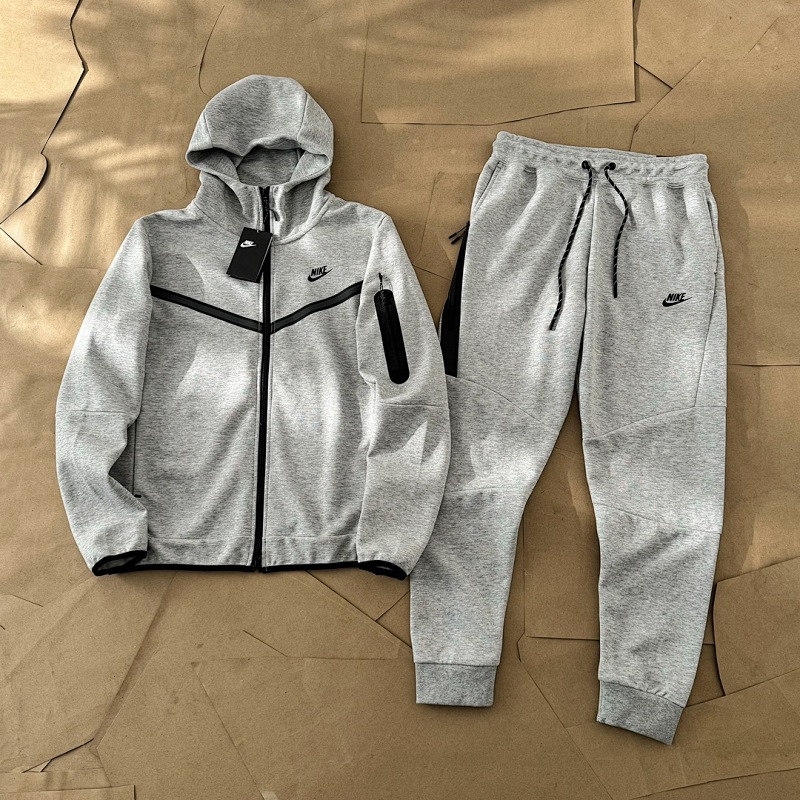 NIKE TRACKSUITS (2)