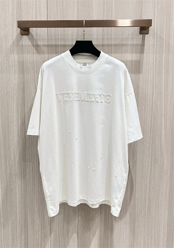 VETEMENTS TSHIRTS (27)