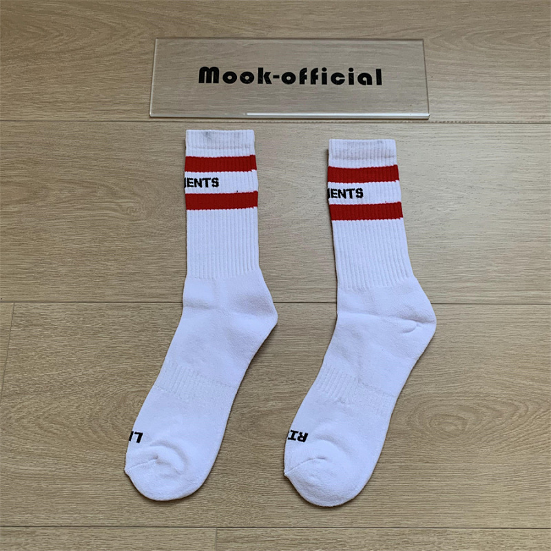 VETEMENTS SOCKS (2)