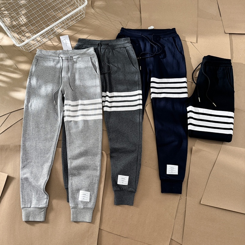 THOM BROWNE SWEATPANTS (4)