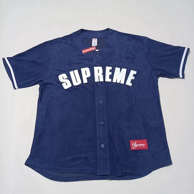 SUPREME (24)