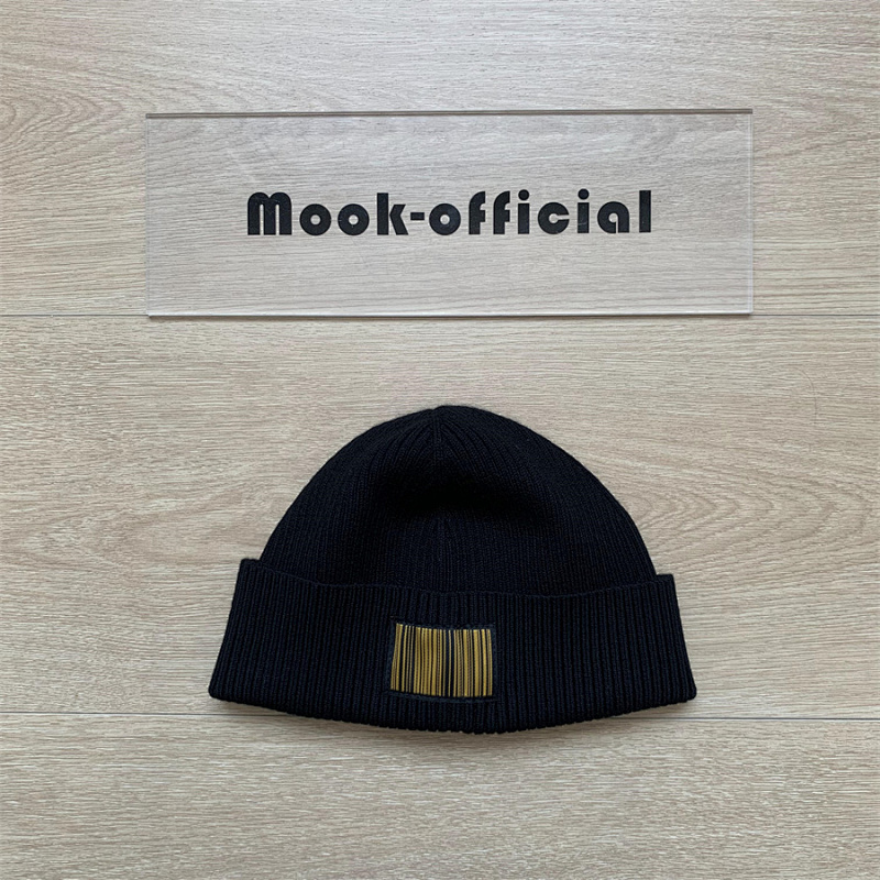 VETEMENTS HATS