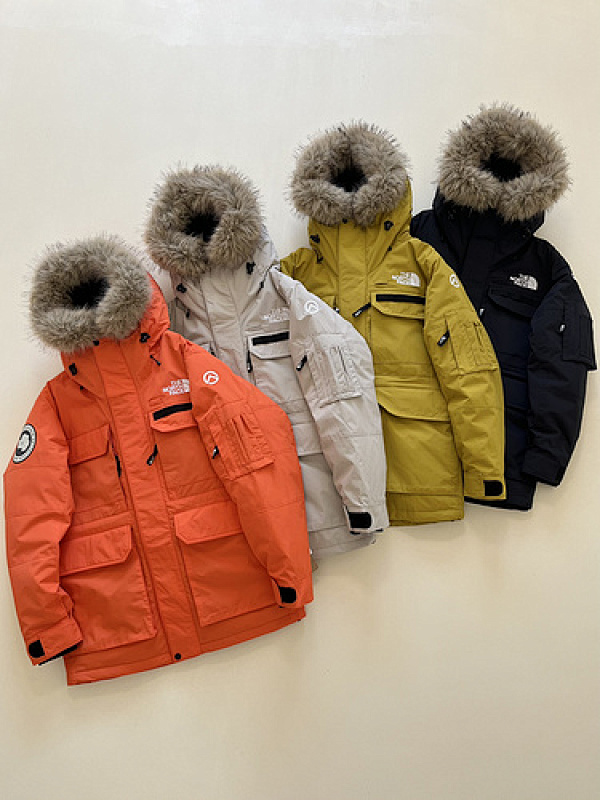 TNF PUFFERS (31)