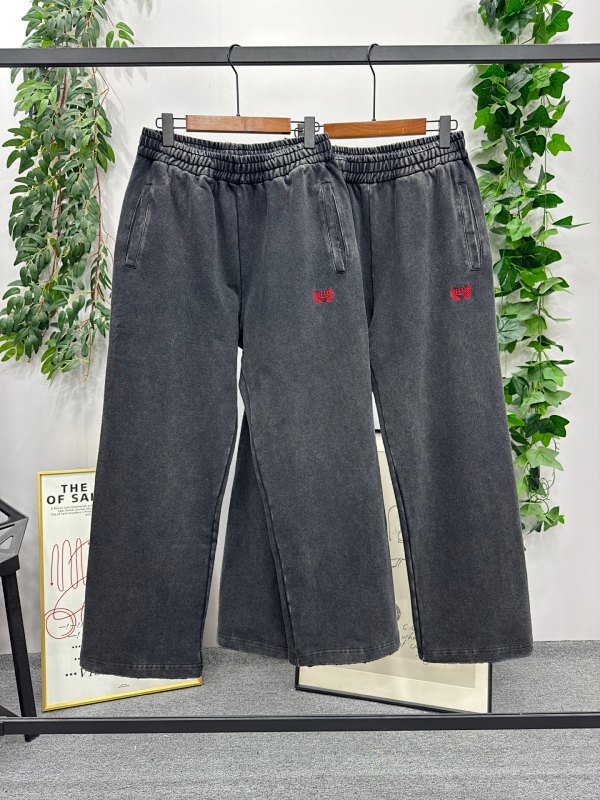BALENCIAGA SWEATPANTS (6)