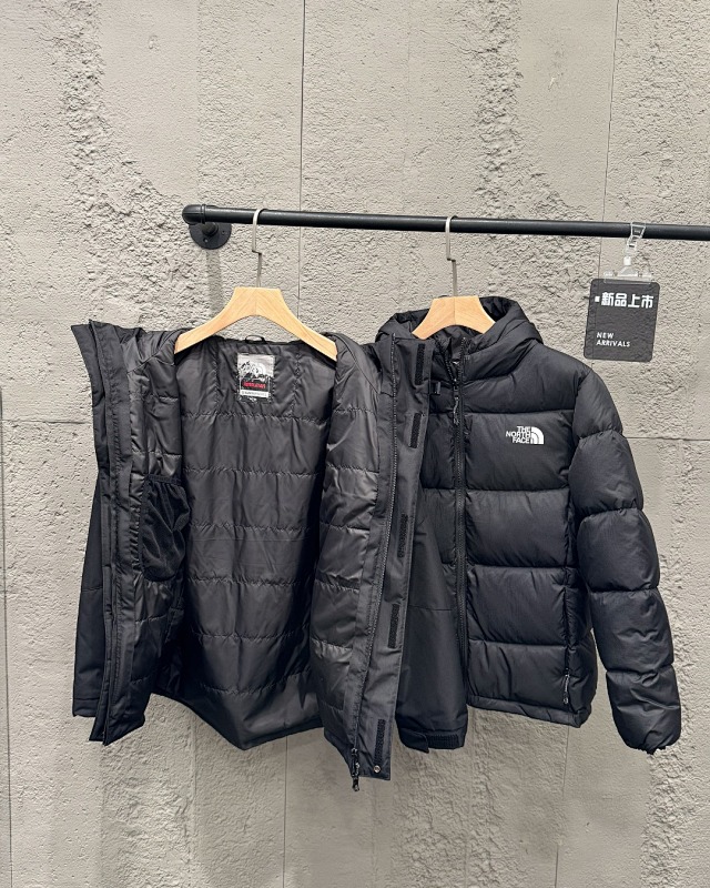 TNF PUFFERS (11)