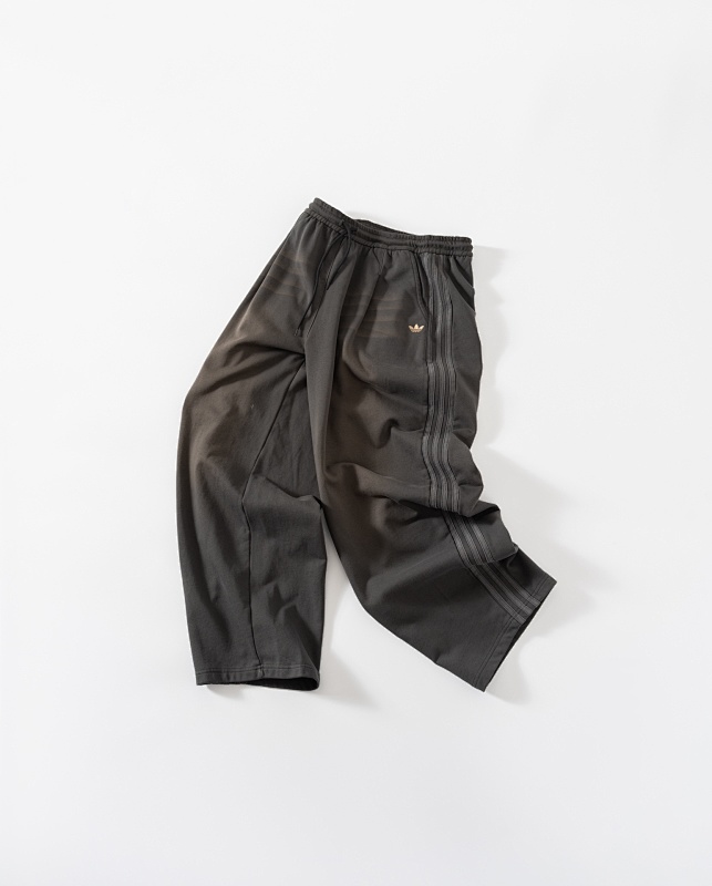 ADIDAS PANTS (3)