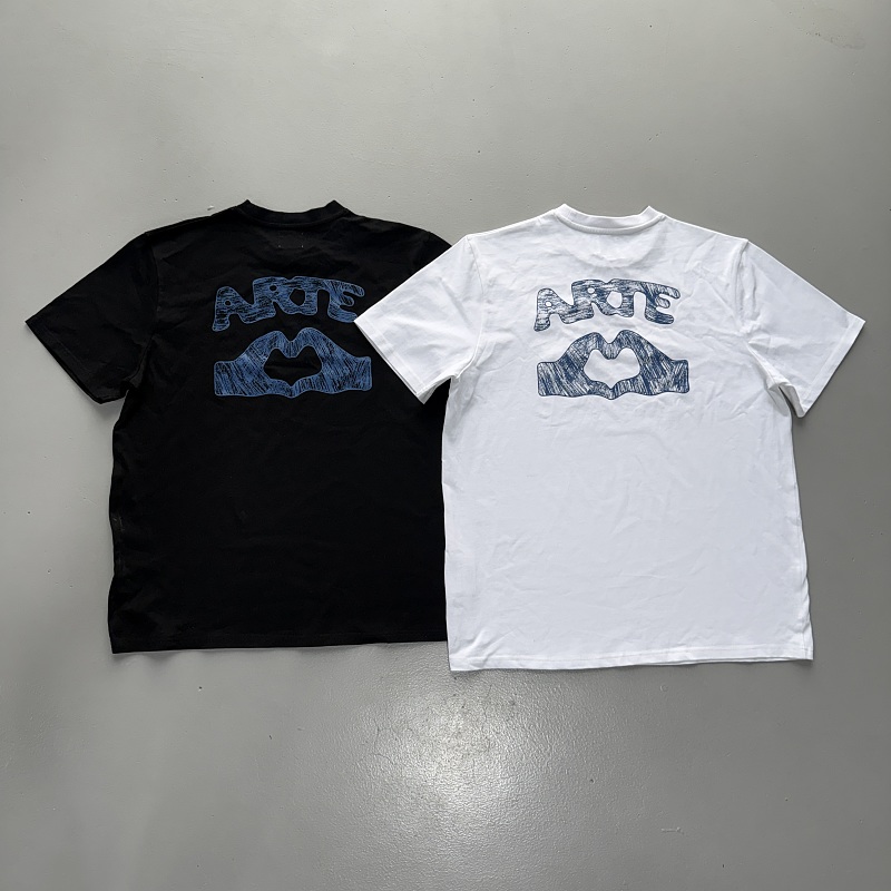 Arte Antwerp Diels Scribble Heart-hands T-shirt