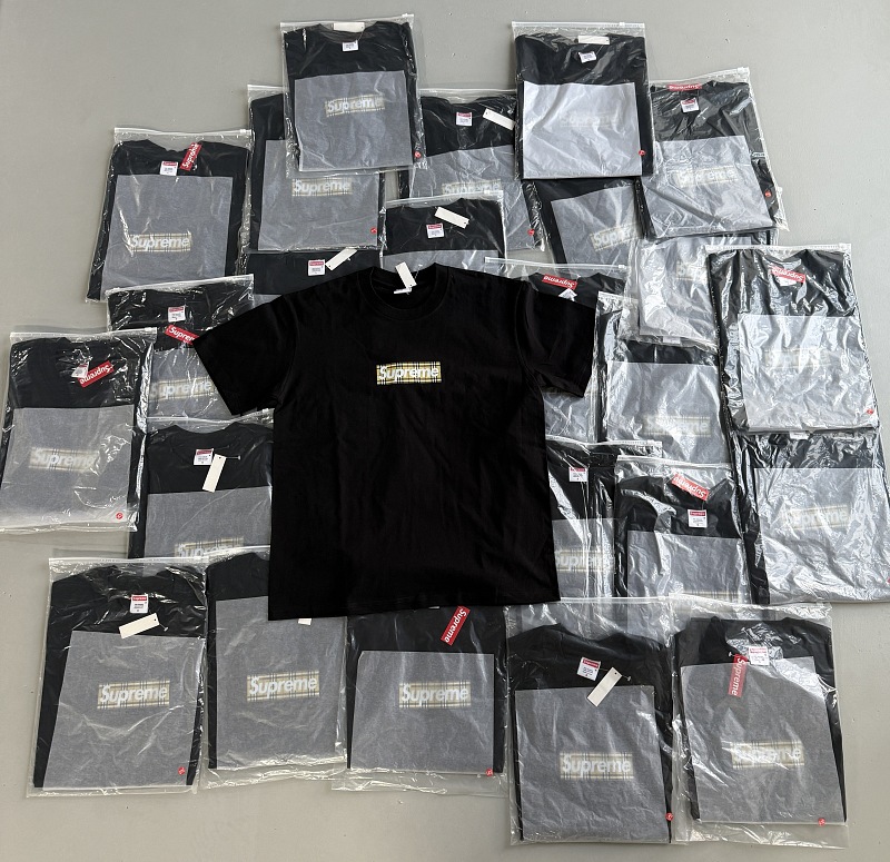 Supreme Burberry Box Logo Tshirt (2)