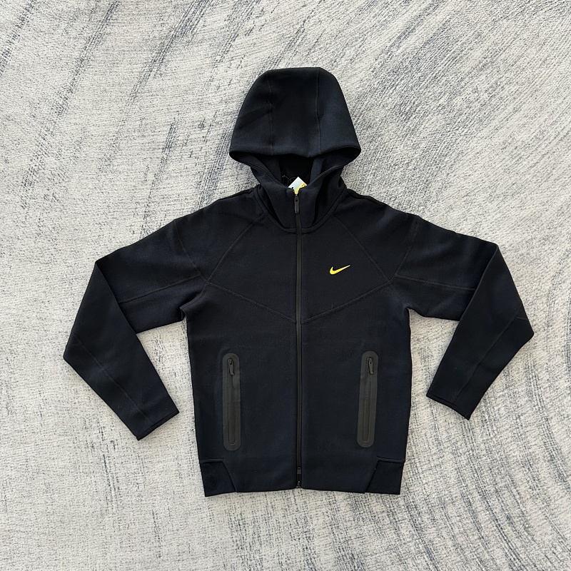 NIKE TECH FLEECE