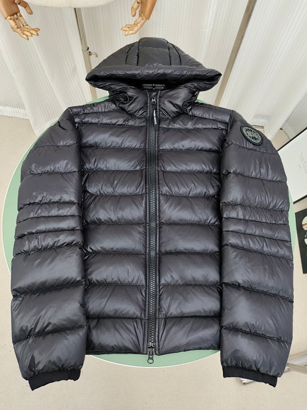 CANADA GOOSE PUFFERS (5)