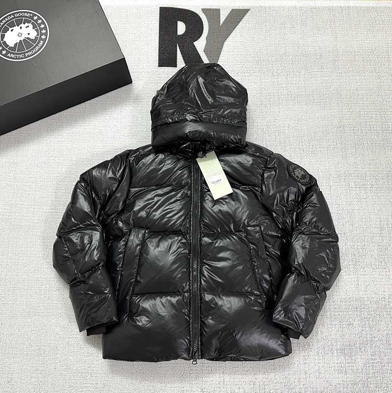 CANADA GOOSE PUFFERS (12)