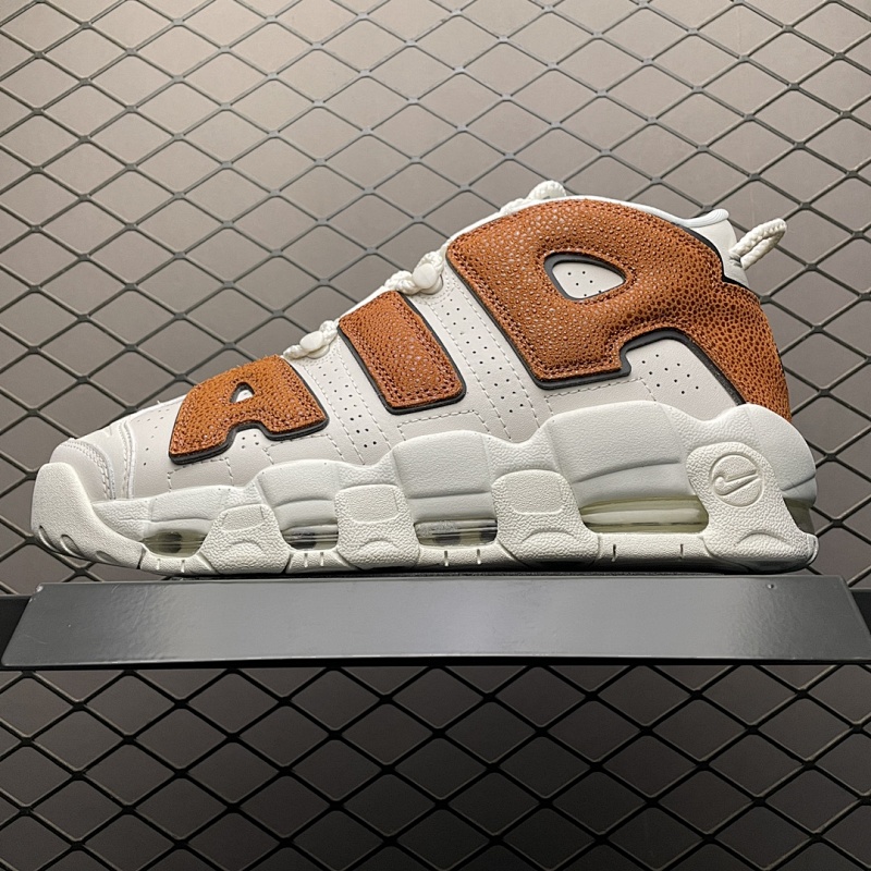 NIKE SNEAKERS (723)