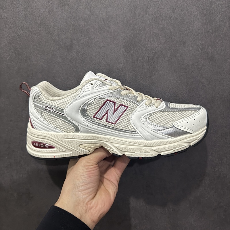 NEW BALANCE SNEAKERS (3)