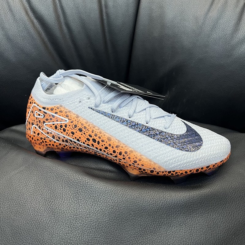 NIKE SNEAKERS (807)