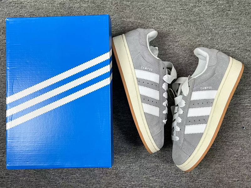 ADIDAS SNEAKERS (126)