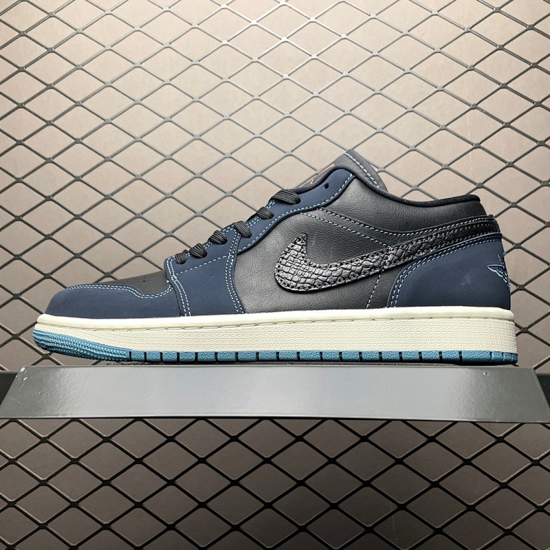 JORDAN SNEAKERS (164)