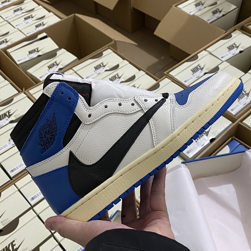 JORDAN SNEAKERS (362)