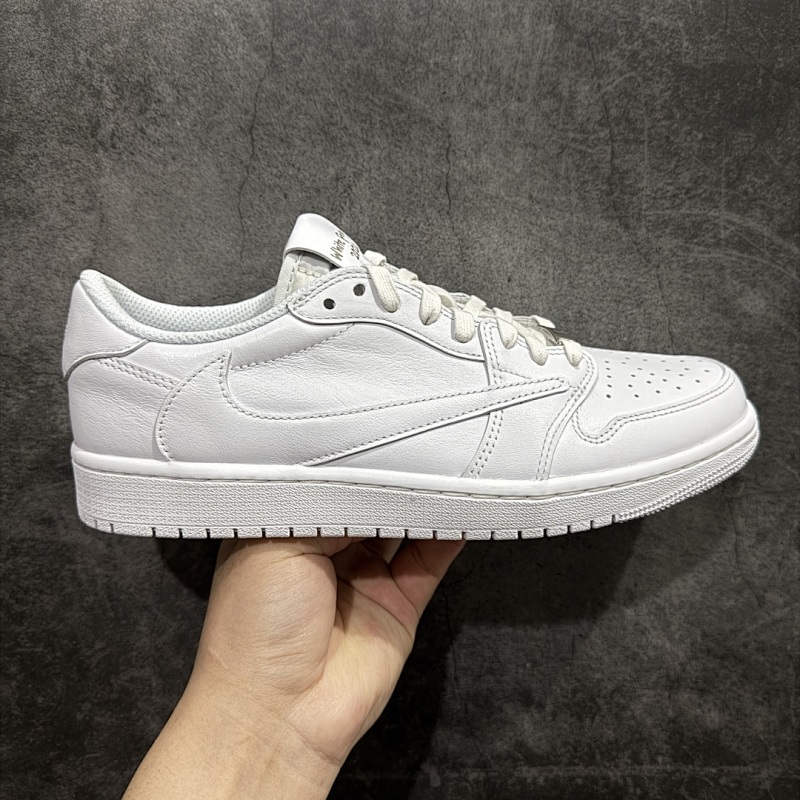 JORDAN SNEAKERS (310)