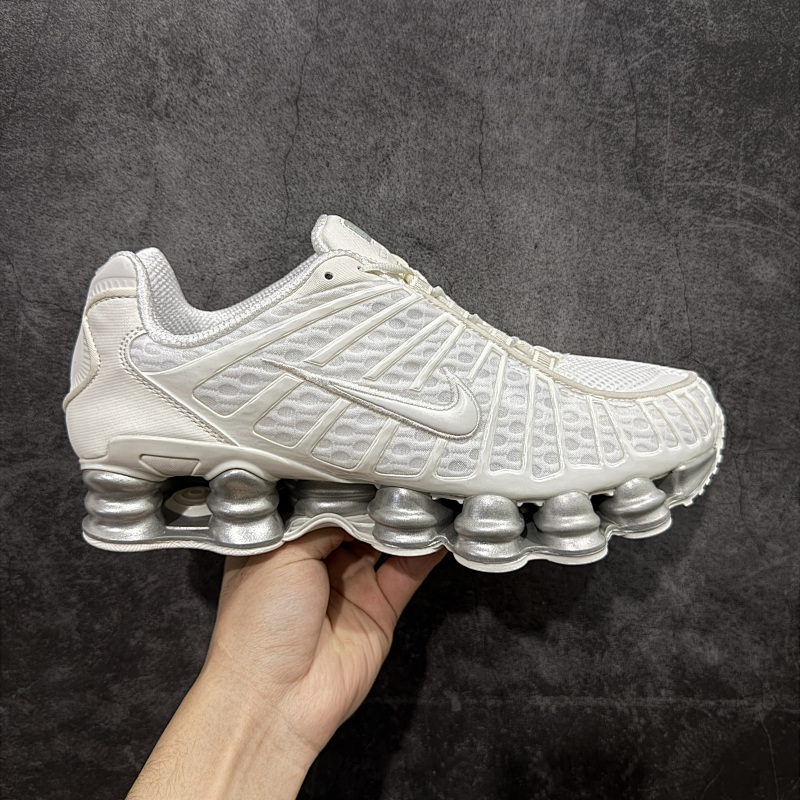 NIKE SNEAKERS (72)