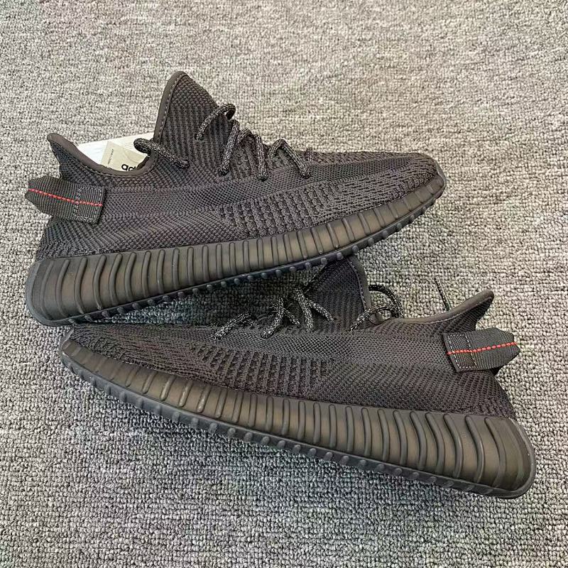 YEEZY SNEAKERS (36)