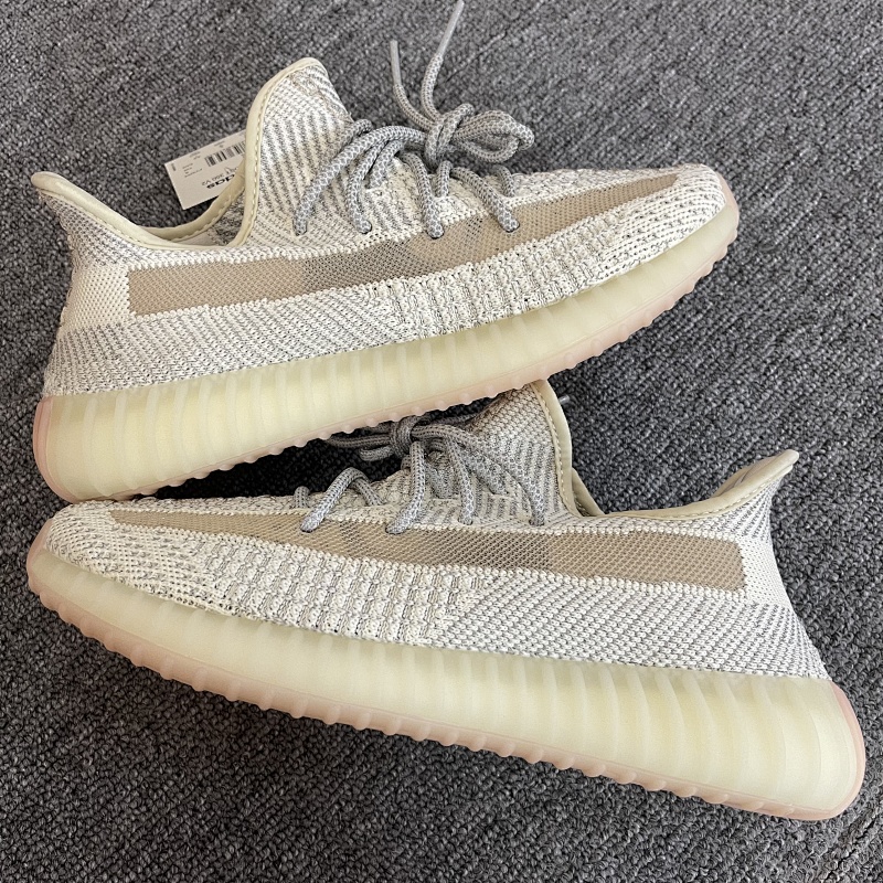 YEEZY SNEAKERS (29)