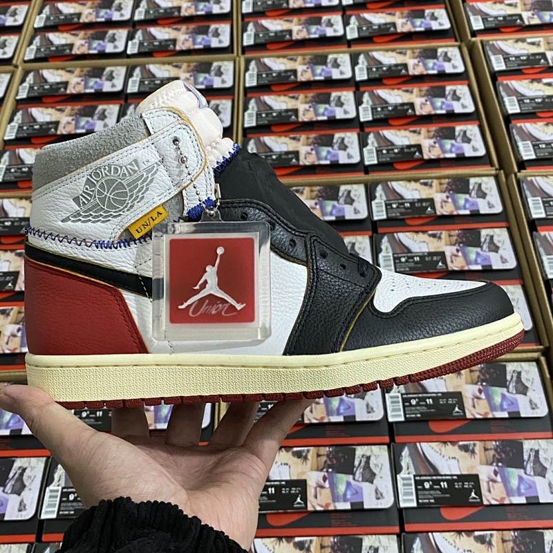 JORDAN SNEAKERS (351)
